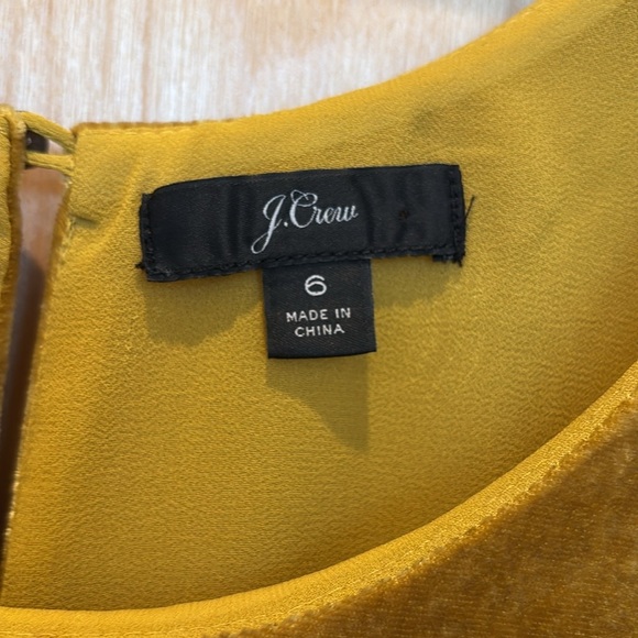 J. Crew Women’s Tank Velvet Gold Size 6 - Picture 7 of 8